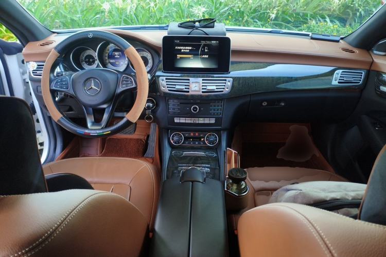 Used Mercedes-Benz CLS 2016 CLS 320 Elegant Edition Center Console