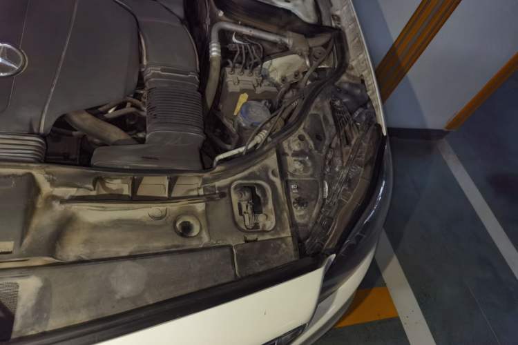 Used Mercedes-Benz CLS 2016 CLS 320 Elegant Edition Engine Bay Left