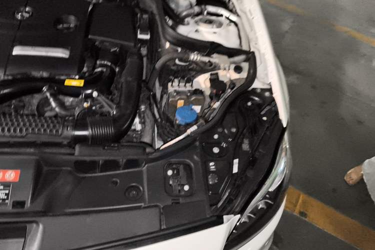 Used Mercedes-Benz CLS 2016 CLS 260 Elegant Edition Engine Bay Left