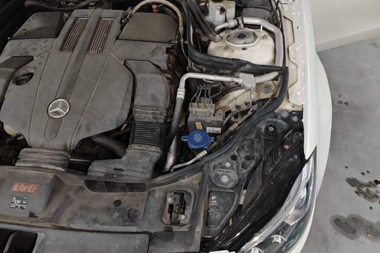 Used Mercedes-Benz CLS 2016 CLS 320 Elegant Edition Engine Bay Left
