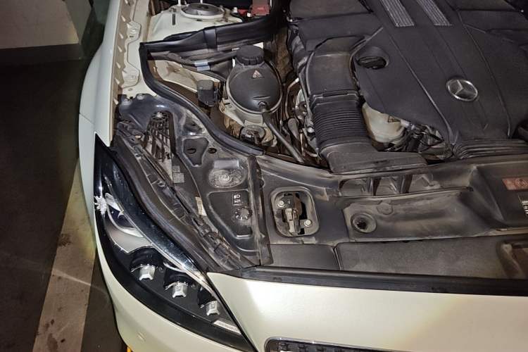 Used Mercedes-Benz CLS 2016 CLS 320 Elegant Edition Engine Bay Right