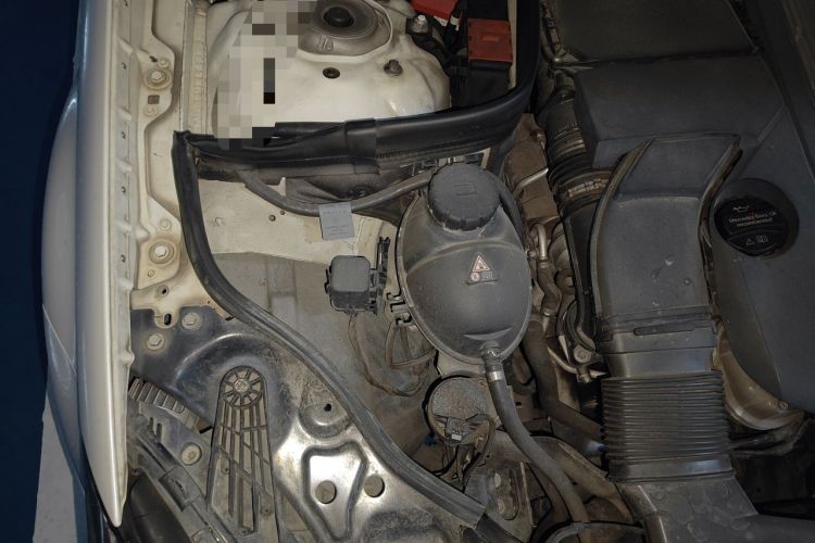 Used Mercedes-Benz CLS 2016 CLS 320 Elegant Edition Engine Bay Right