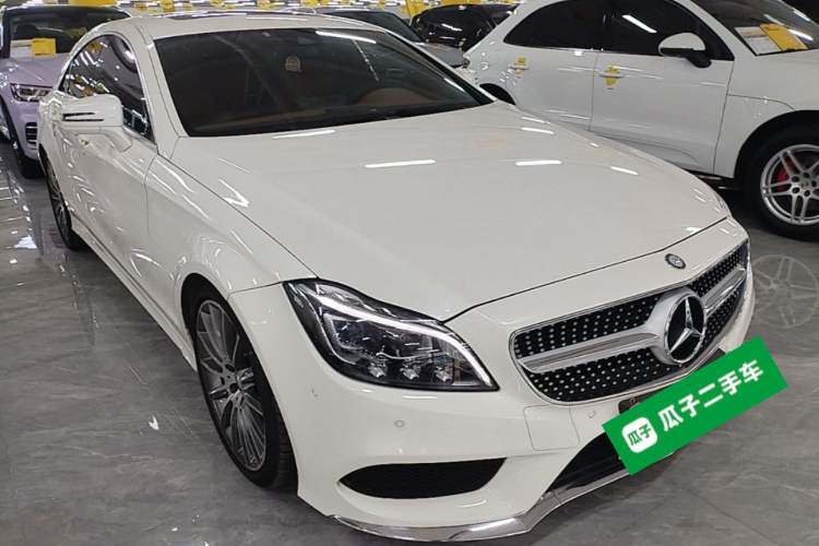 Used Mercedes-Benz CLS 2016 CLS 320 Elegant Edition Front Right 45 Deg
