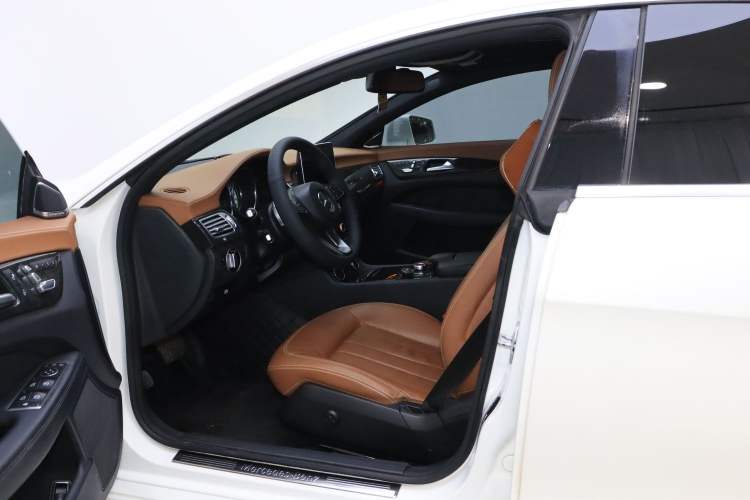 Used Mercedes-Benz CLS 2016 CLS 320 Elegant Edition Interior 1