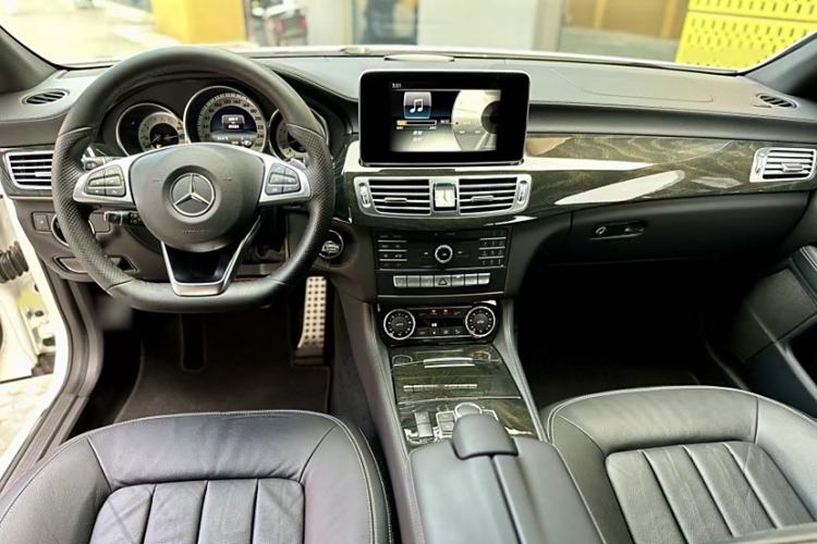 Used Mercedes-Benz CLS 2016 CLS 260 Shooting Brake Interior 1