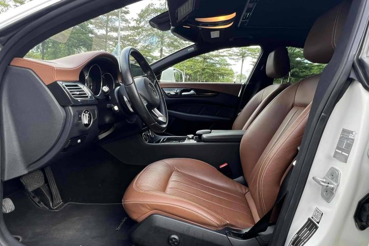 Used Mercedes-Benz CLS 2016 CLS 260 Elegant Edition Interior 3