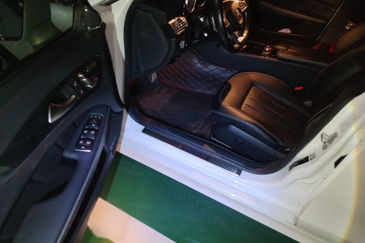 Used Mercedes-Benz CLS 2016 CLS 260 Elegant Edition Interior 3