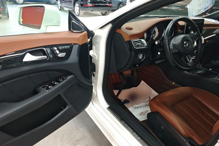 Used Mercedes-Benz CLS 2016 CLS 260 Elegant Edition Interior 3
