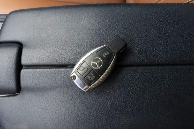 Used Mercedes-Benz CLS 2016 CLS 320 Elegant Edition Interior 4