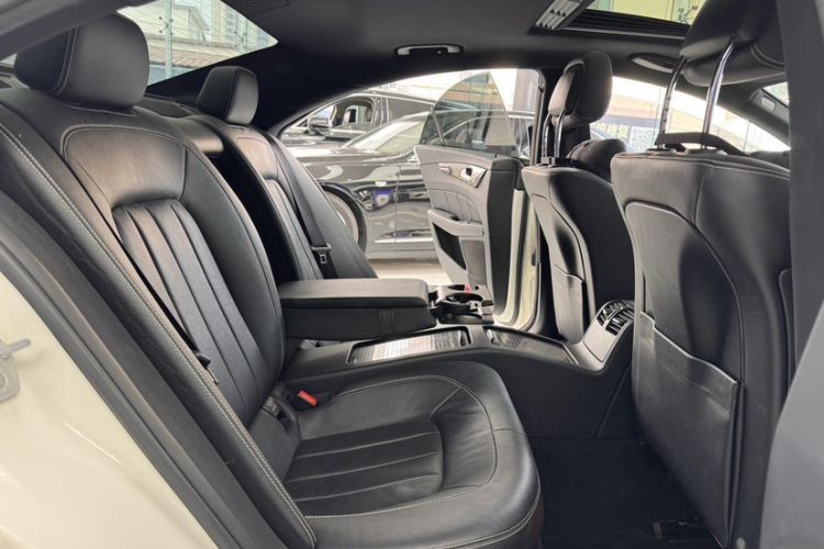 Used Mercedes-Benz CLS 2016 CLS 260 Elegant Edition Interior 6