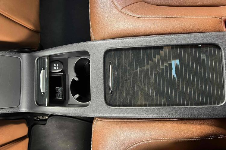 Used Mercedes-Benz CLS 2016 CLS 260 Elegant Edition Interior 8