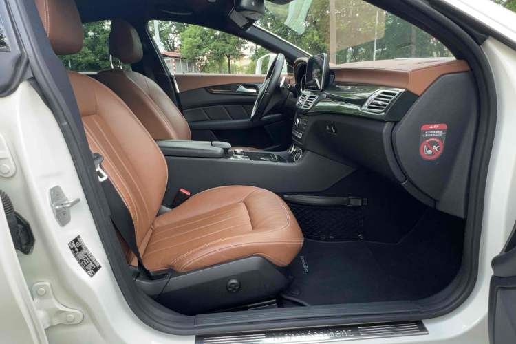 Used Mercedes-Benz CLS 2016 CLS 260 Elegant Edition Interior 9