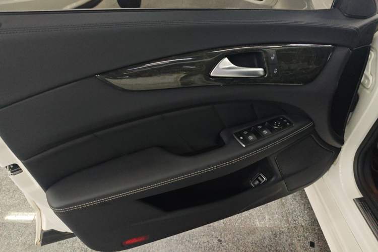 Used Mercedes-Benz CLS 2016 CLS 260 Shooting Brake Left Front Door Interior