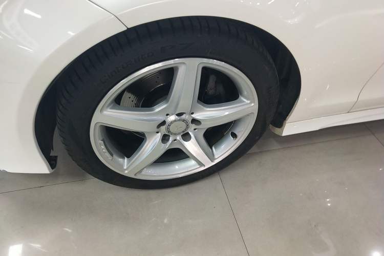 Used Mercedes-Benz CLS 2016 CLS 260 Shooting Brake Left Front Wheel Hub