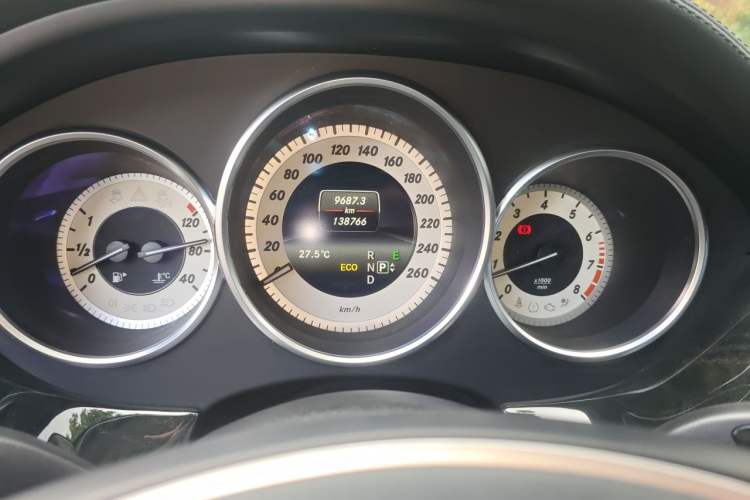 Used Mercedes-Benz CLS 2016 CLS 260 Elegant Edition Odometer Close Up