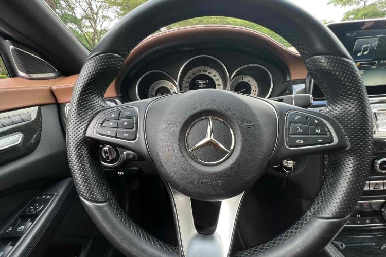Used Mercedes-Benz CLS 2016 CLS 260 Elegant Edition Odometer Close Up