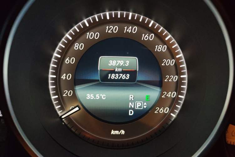 Used Mercedes-Benz CLS 2016 CLS 260 Elegant Edition Odometer Close Up