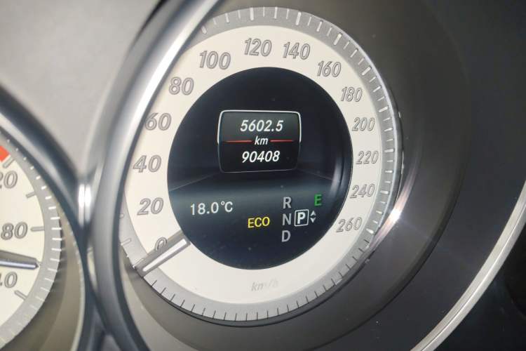 Used Mercedes-Benz CLS 2016 CLS 320 Elegant Edition Odometer Close Up