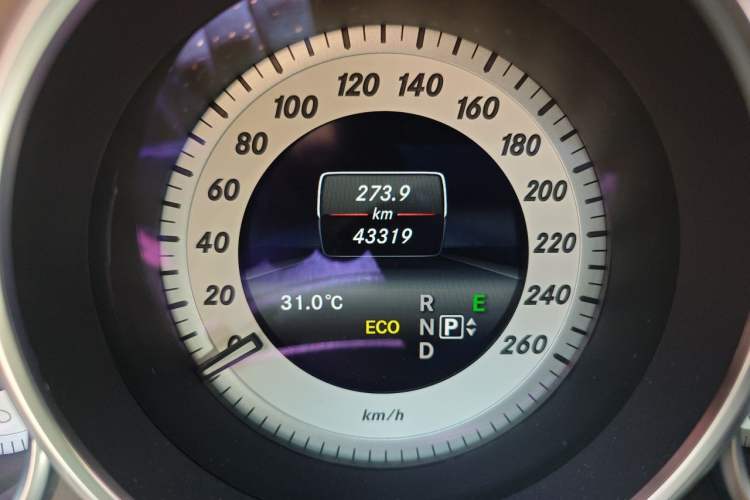 Used Mercedes-Benz CLS 2016 CLS 260 Elegant Edition Odometer Close Up