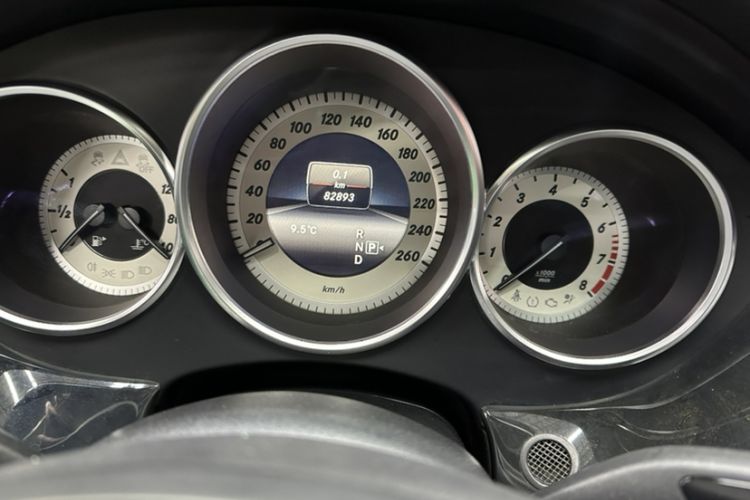 Used Mercedes-Benz CLS 2016 CLS 260 Elegant Edition Odometer Close Up