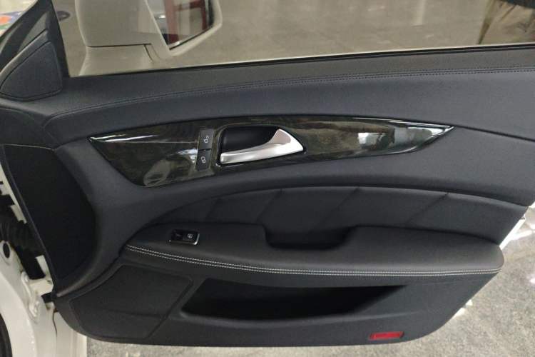 Used Mercedes-Benz CLS 2016 CLS 260 Shooting Brake Right Front Door Interior