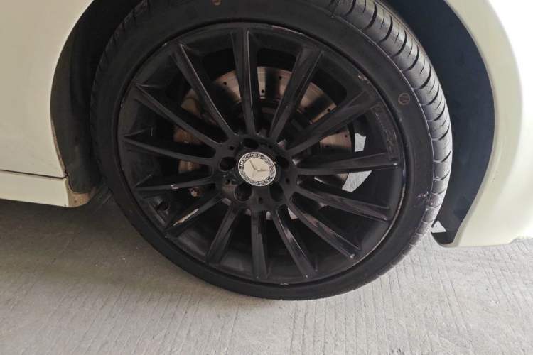 Used Mercedes-Benz CLS 2016 CLS 400 4MATIC Elegant Edition Right Front Wheel Hub