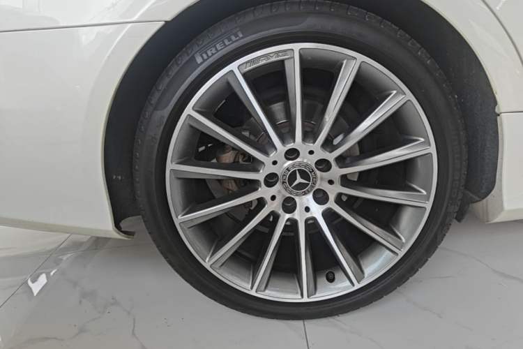 Used Mercedes-Benz CLS 2016 CLS 260 Elegant Edition Right Rear Wheel Hub