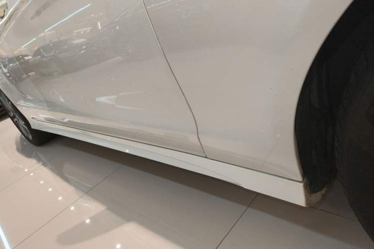 Used Mercedes-Benz CLS 2016 CLS 260 Elegant Edition Right Side Sill