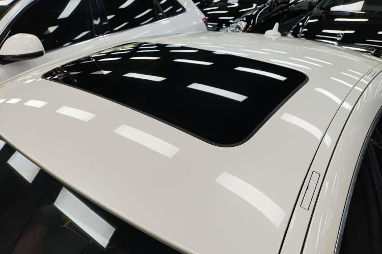 Used Mercedes-Benz CLS 2016 CLS 260 Elegant Edition Roof