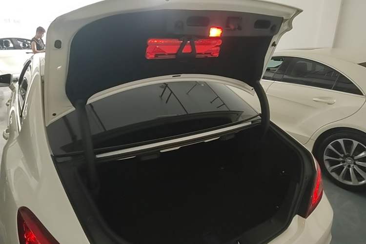 Used Mercedes-Benz CLS 2016 CLS 320 Elegant Edition Trunk
