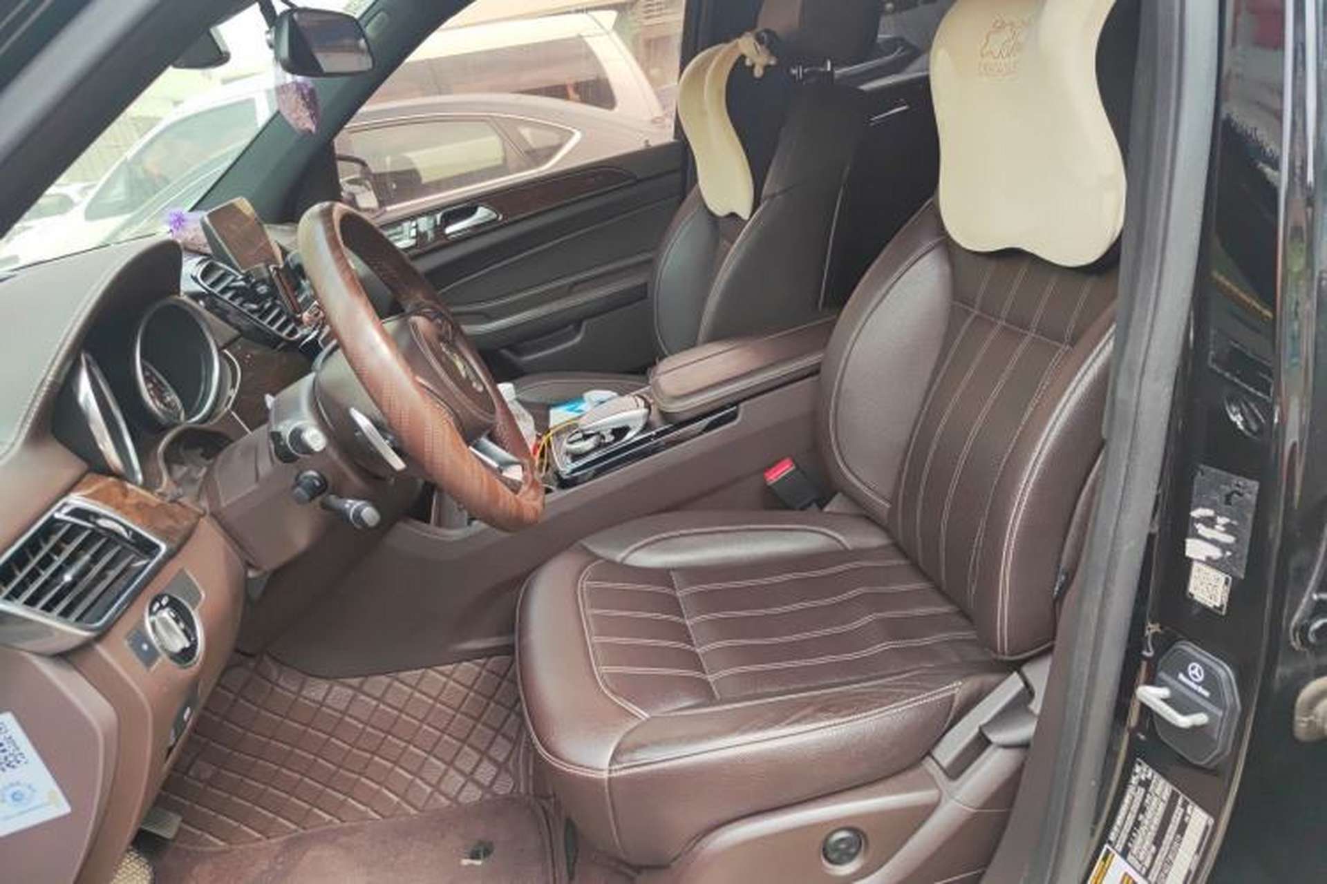 Used Mercedes-Benz CLS  Left Front Seat