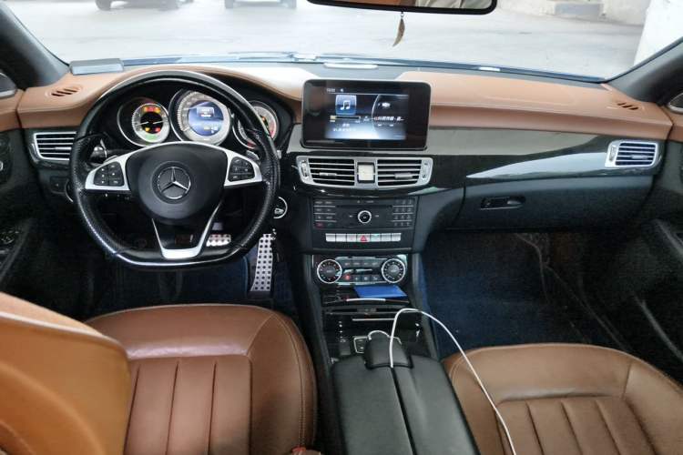 Used Mercedes-Benz CLS 2017 CLS 320 Elegant Edition Center Console