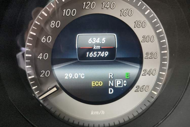 Used Mercedes-Benz CLS 2017 CLS 320 Elegant Edition Odometer Close Up