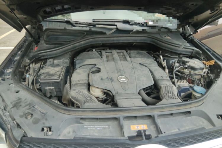Used Mercedes-Benz CLS  Engine Bay