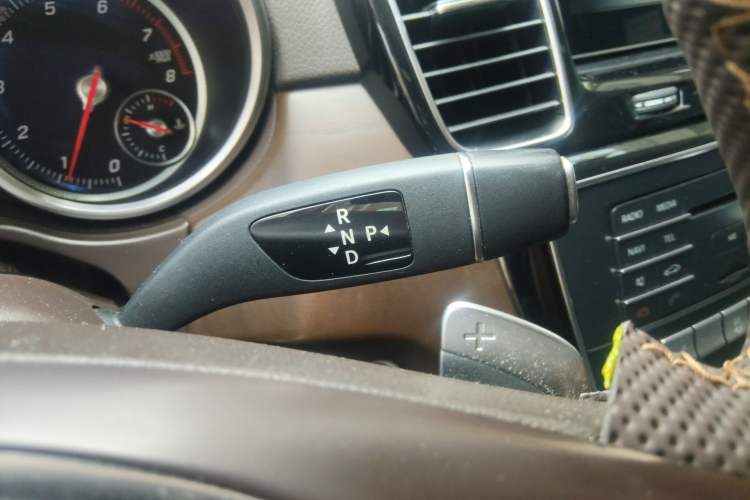 Used Mercedes-Benz CLS  Gear Lever
