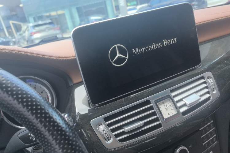 Used Mercedes-Benz CLS 2017 CLS 260 Elegant Edition Audio And AC Panel