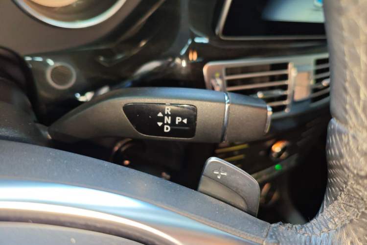 Used Mercedes-Benz CLS 2017 CLS 320 Elegant Edition Gear Lever
