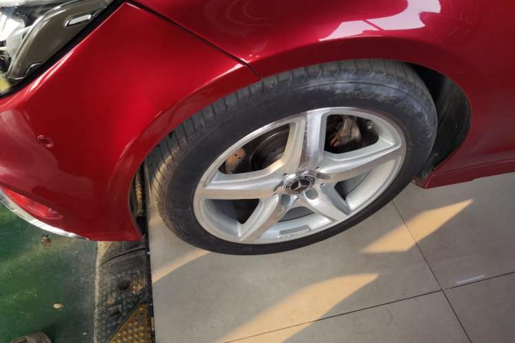 Used Mercedes-Benz CLS 2017 CLS 260 Elegant Edition Left Front Wheel Hub