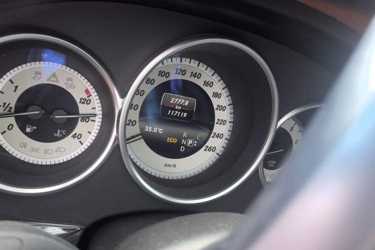 Used Mercedes-Benz CLS 2017 CLS 260 Elegant Edition Odometer Close Up