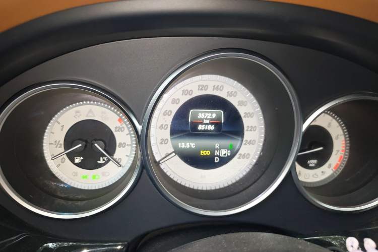Used Mercedes-Benz CLS 2017 CLS 260 Elegant Edition Odometer Close Up