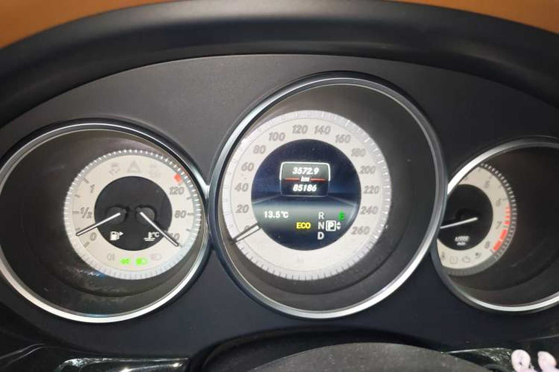 Used Mercedes-Benz CLS 2017 CLS 260 Elegant Edition Odometer Close Up