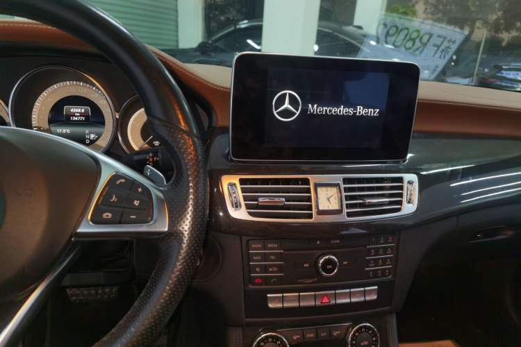 Used Mercedes-Benz CLS 2017 CLS 260 Elegant Edition Audio And AC Panel