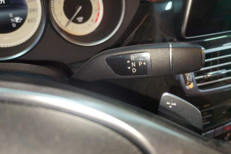 Used Mercedes-Benz CLS 2017 CLS 260 Elegant Edition Gear Lever