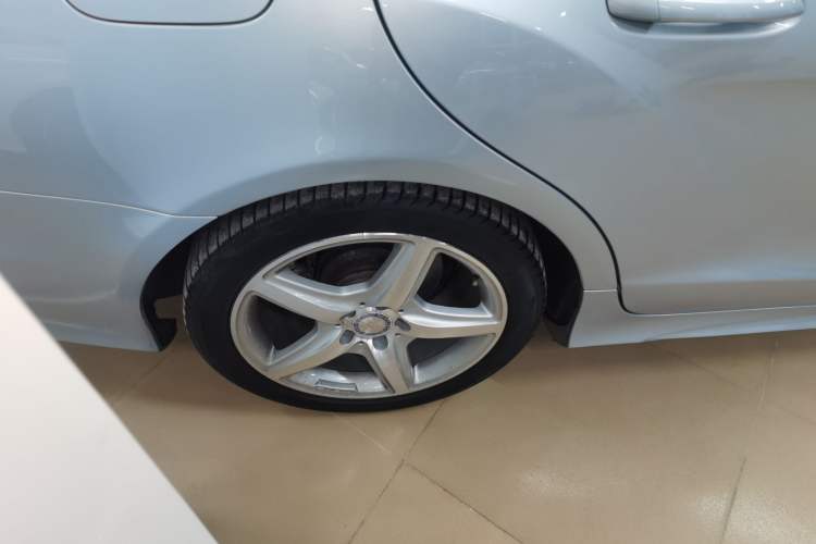Used Mercedes-Benz CLS 2017 CLS 260 Elegant Edition Right Rear Wheel Hub