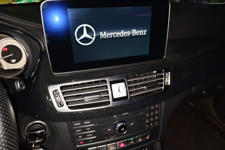 Used Mercedes-Benz CLS 2017 CLS 320 Elegant Edition Audio And AC Panel