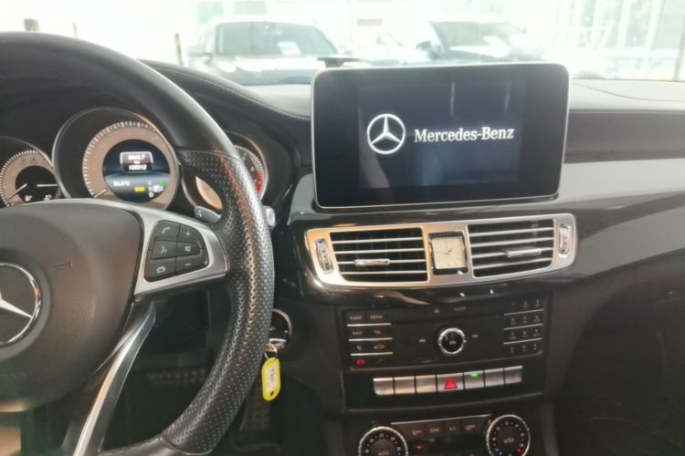 Used Mercedes-Benz CLS 2017 CLS 260 Elegant Edition Audio And AC Panel