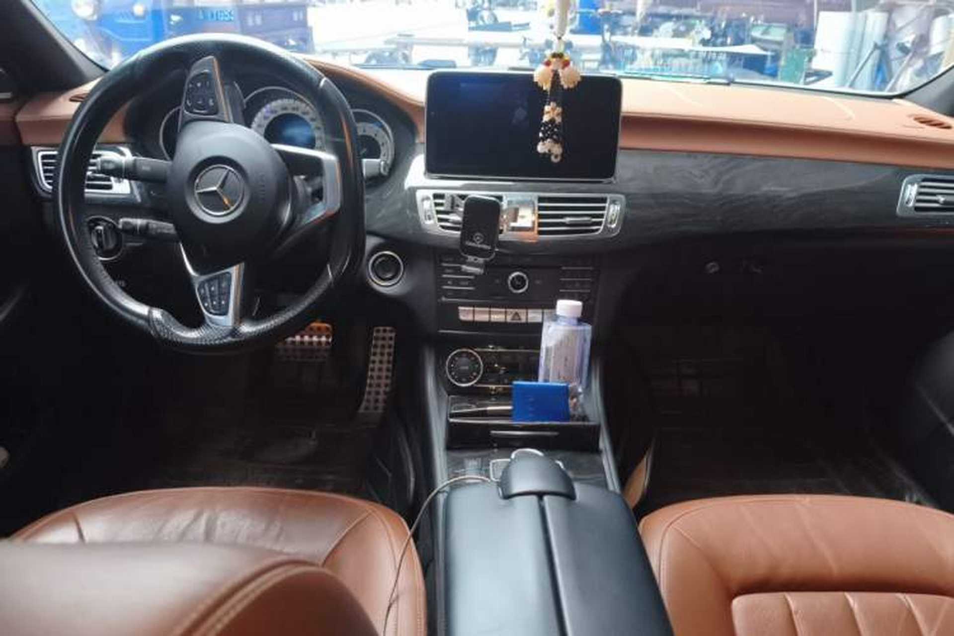Used Mercedes-Benz CLS 2017 CLS 260 Elegant Edition Center Console