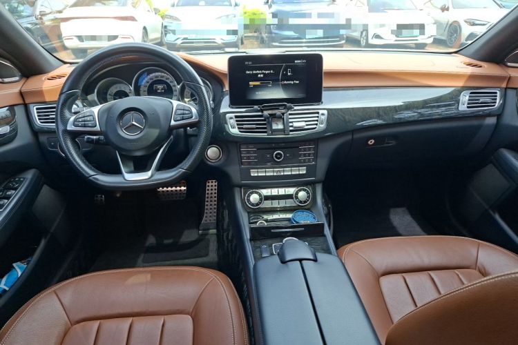 Used Mercedes-Benz CLS 2017 CLS 320 Elegant Edition Center Console