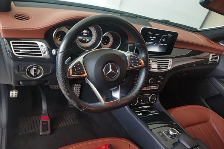 Used Mercedes-Benz CLS 2017 CLS 320 Elegant Edition Center Console