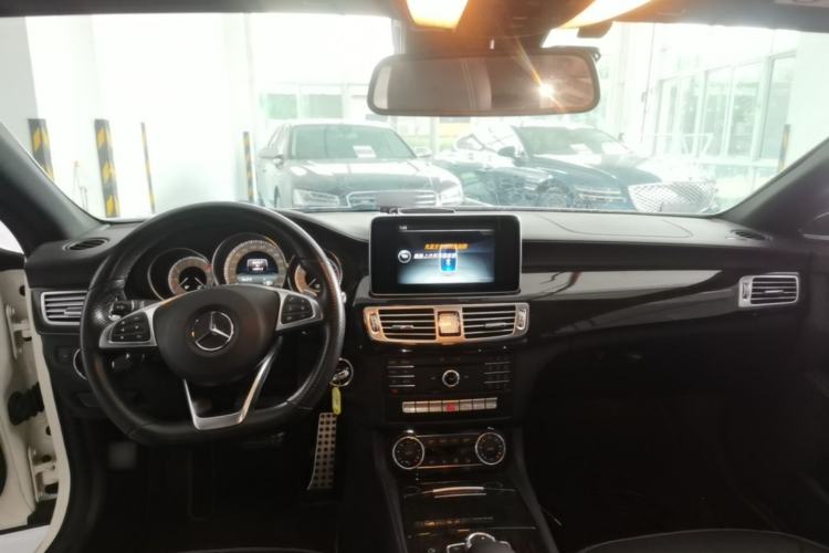 Used Mercedes-Benz CLS 2017 CLS 260 Elegant Edition Center Console